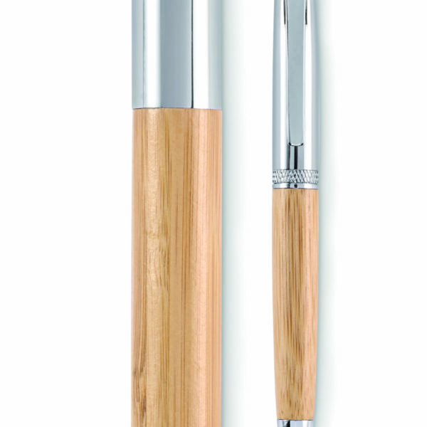 Stylo-bille twist dans un tube